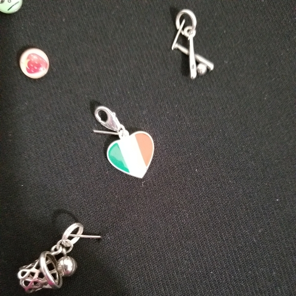 🆕️ Pick a pair 925 Silver Sports and fun earrings - Picture 6 of 8